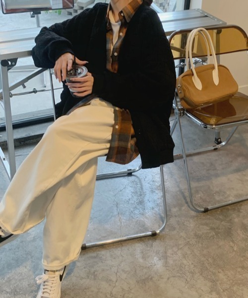 MANGROVE（マングローブ）の「ノーカラーキルティングブルゾン（ブルゾン・レディース・カーキ/ブラック・FREE）」の22枚目の写真