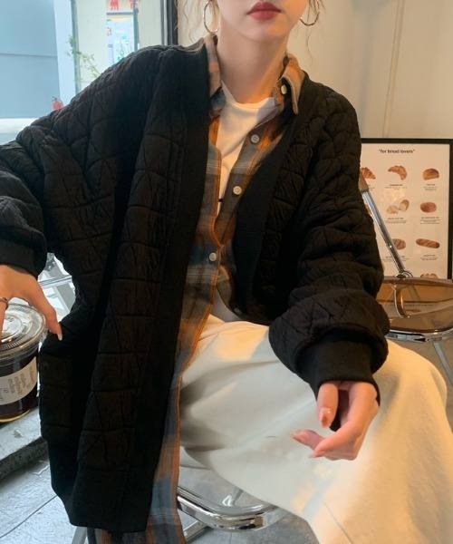 MANGROVE（マングローブ）の「ノーカラーキルティングブルゾン（ブルゾン・レディース・カーキ/ブラック・FREE）」の3枚目の写真