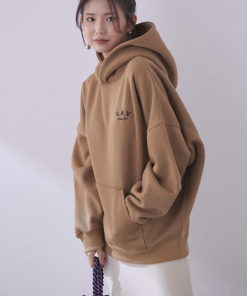 vis-`a-vis(ビサビ)の「【WEB限定】VAV刺繍バックロゴ裏起毛フーディ(パーカー・レディース・キナリ/ブラウン系その他3/チャコールグレー/ピンク・FREE)」の3枚目の写真