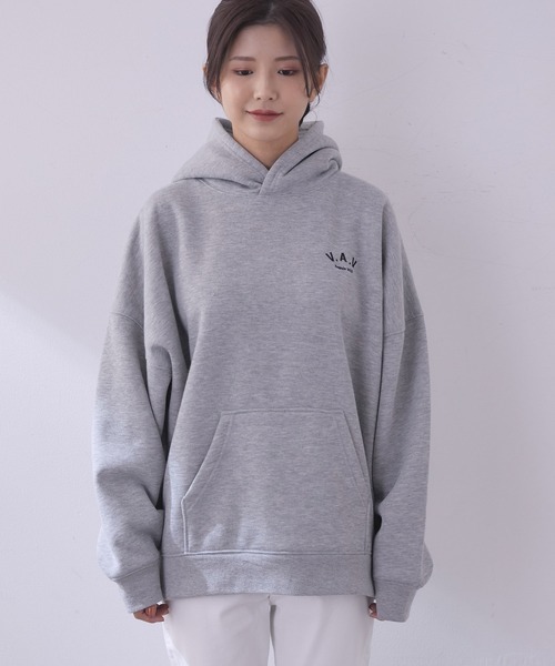 vis-`a-vis(ビサビ)の「【WEB限定】VAV刺繍バックロゴ裏起毛フーディ(パーカー・レディース・キナリ/ブラウン系その他3/チャコールグレー/ピンク・FREE)」の13枚目の写真