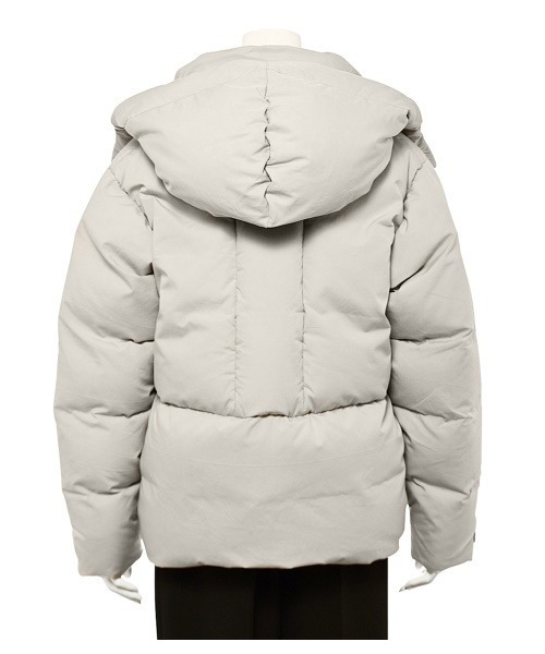 emmi（エミ）の「別注モデル【HELLY HANSEN】Arendal down jacket_emmi atelier（ダウンジャケット/コート・レディース・グレー・MEDIUM/LARGE）」の9枚目の写真