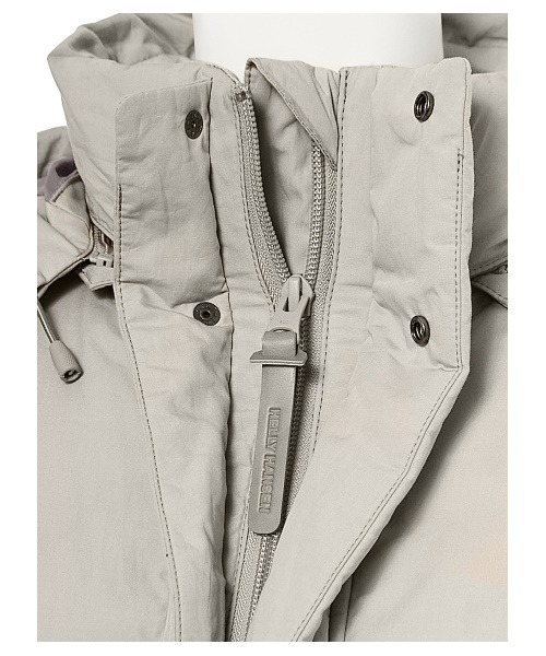 emmi（エミ）の「別注モデル【HELLY HANSEN】Arendal down jacket_emmi atelier（ダウンジャケット/コート・レディース・グレー・MEDIUM/LARGE）」の12枚目の写真