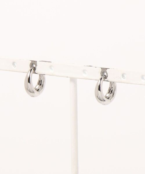 PARKS TOKYO SELECT（パークストウキョウセレクト）の「小ぶりシンプルフープピアス（ピアス（両耳用）・レディース・シルバー/ゴールド/ゴールド系その他/シルバー系その他・FREE）」の8枚目の写真