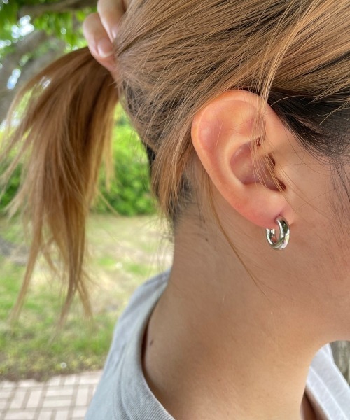 PARKS TOKYO SELECT（パークストウキョウセレクト）の「小ぶりシンプルフープピアス（ピアス（両耳用）・レディース・シルバー/ゴールド/ゴールド系その他/シルバー系その他・FREE）」の17枚目の写真