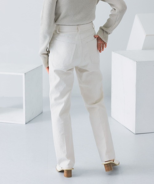 KBF（ケイビーエフ）の「センタープレスストレートデニム（デニムパンツ・レディース・ブラック/ネイビー/ナチュラル・38/36）」の7枚目の写真