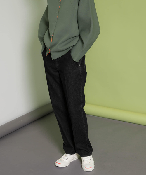 KBF（ケイビーエフ）の「センタープレスストレートデニム（デニムパンツ・レディース・ブラック/ネイビー/ナチュラル・38/36）」の21枚目の写真