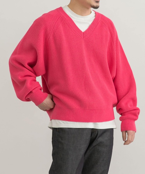 URBAN RESEARCH（アーバンリサーチ）の「カラーボリュームVネックニット（ニット/セーター・メンズ・ブラック/ピンク/イエロー系その他/グリーン系その他・LARGE/MEDIUM）」の7枚目の写真