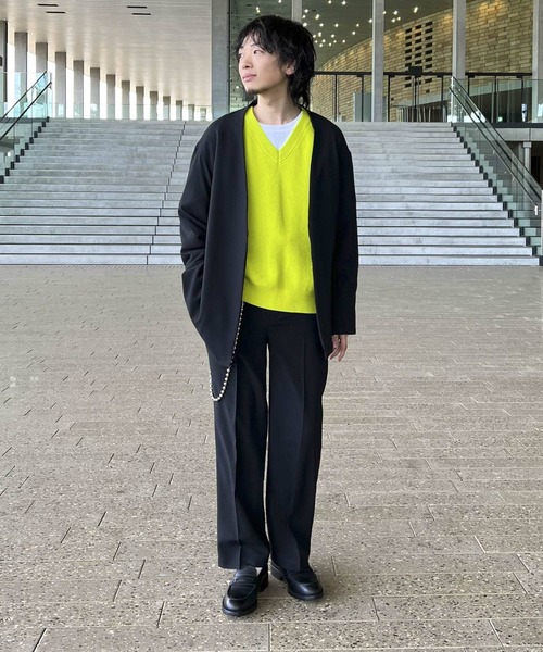 URBAN RESEARCH（アーバンリサーチ）の「カラーボリュームVネックニット（ニット/セーター・メンズ・ブラック/ピンク/イエロー系その他/グリーン系その他・LARGE/MEDIUM）」の9枚目の写真