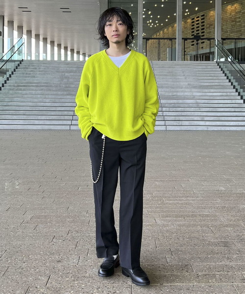 URBAN RESEARCH（アーバンリサーチ）の「カラーボリュームVネックニット（ニット/セーター・メンズ・ブラック/ピンク/イエロー系その他/グリーン系その他・LARGE/MEDIUM）」の10枚目の写真