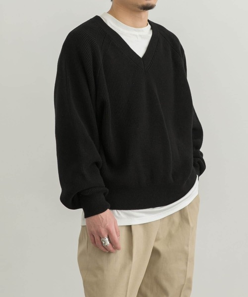 URBAN RESEARCH（アーバンリサーチ）の「カラーボリュームVネックニット（ニット/セーター・メンズ・ブラック/ピンク/イエロー系その他/グリーン系その他・LARGE/MEDIUM）」の20枚目の写真