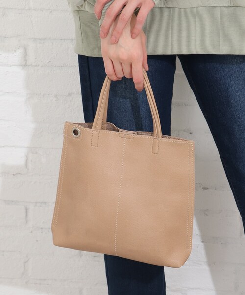 SHOO・LA・RUE（シューラルー）の「◆一枚革風ハトメショルダー（ショルダーバッグ・レディース・ブラック/ナチュラル/ベージュ・00）」の10枚目の写真