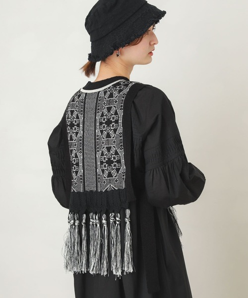 SENSE OF PLACE by URBAN RESEARCH（センスオブプレイスバイアーバンリサーチ）の「ジャガードフリンジベスト（ベスト・レディース・レッド系その他/ブラック系その他・ONE）」の3枚目の写真