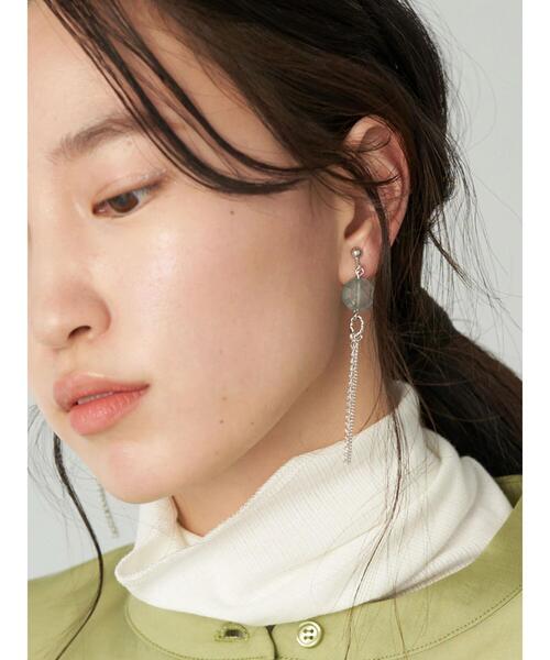 earth music&ecology(アースミュージックアンドエコロジー)の「マットカラーフリンジイヤリング(イヤリング・レディース・クリア/ブルーグレー・FREE)」の5枚目の写真