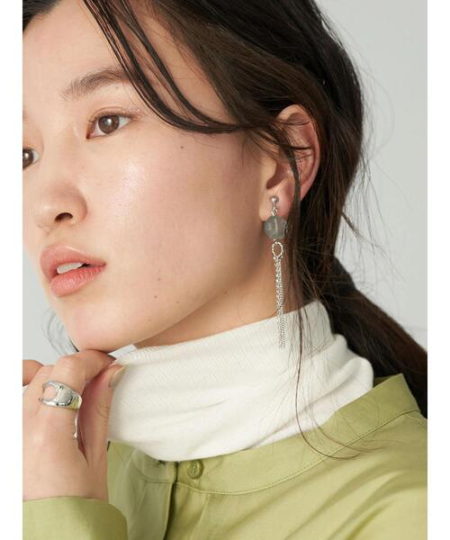 earth music&ecology(アースミュージックアンドエコロジー)の「マットカラーフリンジイヤリング(イヤリング・レディース・クリア/ブルーグレー・FREE)」の6枚目の写真