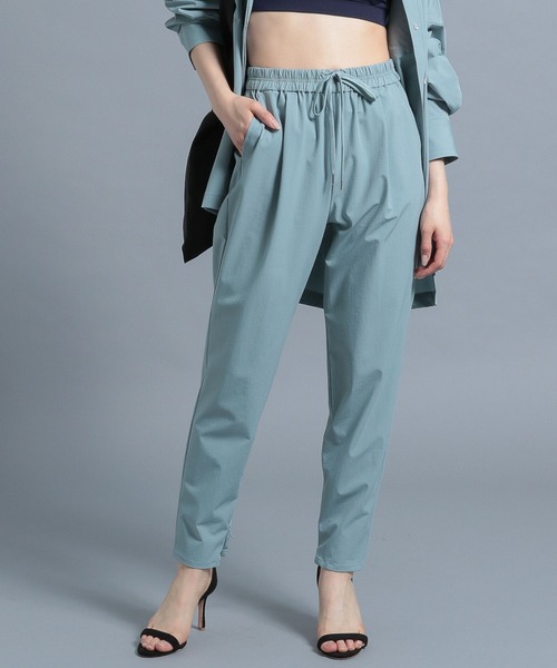 HEREIAM(ヘレイアム)の「【HEREIAM】アクティブテーパードパンツ(その他パンツ・レディース・ブラック/ライトブルー・MEDIUM/SMALL)」の2枚目の写真