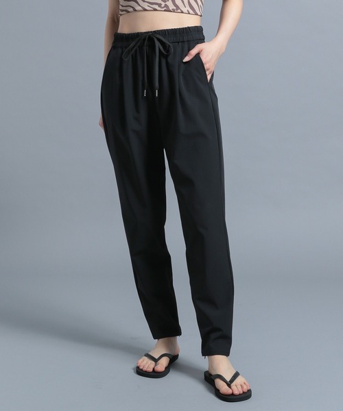 HEREIAM(ヘレイアム)の「【HEREIAM】アクティブテーパードパンツ(その他パンツ・レディース・ブラック/ライトブルー・MEDIUM/SMALL)」の1枚目の写真