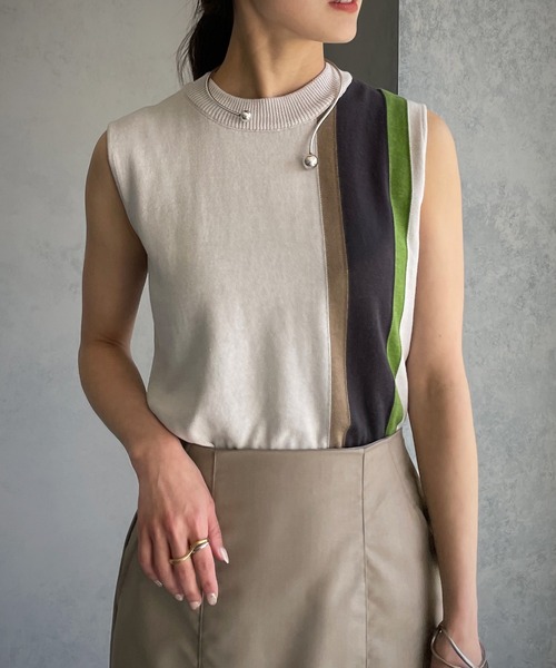 &g'aime（アンジェム）の「【&g’aime】マルチストライプニット（ニット/セーター・レディース・グレー/チャコール/グレイッシュベージュ/ライトグリーン・FREE）」の4枚目の写真