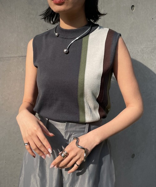 &g'aime（アンジェム）の「【&g’aime】マルチストライプニット（ニット/セーター・レディース・グレー/チャコール/グレイッシュベージュ/ライトグリーン・FREE）」の3枚目の写真