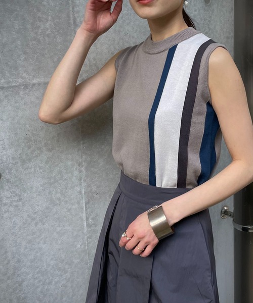 &g'aime（アンジェム）の「【&g’aime】マルチストライプニット（ニット/セーター・レディース・グレー/チャコール/グレイッシュベージュ/ライトグリーン・FREE）」の21枚目の写真