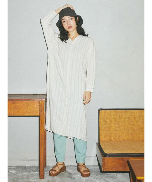 earth music&ecology（アースミュージックアンドエコロジー）の「麻混バックギャザードルマンワンピース(柄)（ワンピース・レディース・ストライプ/ベージュ系その他2・FREE）」の3枚目の写真