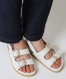 ビジューバックルフットベッドサンダル