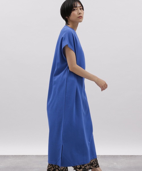 LAKOLE（ラコレ）の「プレーティングカットソーワンピース / 271570（ワンピース・レディース・ブラック/オレンジ/ブルー/ライトベージュ・SMALL/MEDIUM）」の10枚目の写真