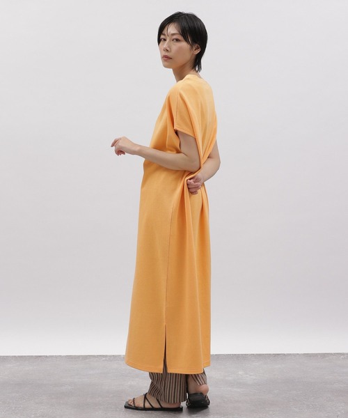 LAKOLE（ラコレ）の「プレーティングカットソーワンピース / 271570（ワンピース・レディース・ブラック/オレンジ/ブルー/ライトベージュ・SMALL/MEDIUM）」の7枚目の写真