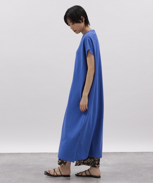 LAKOLE（ラコレ）の「プレーティングカットソーワンピース / 271570（ワンピース・レディース・ブラック/オレンジ/ブルー/ライトベージュ・SMALL/MEDIUM）」の9枚目の写真