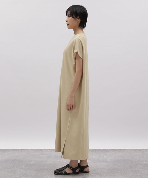 LAKOLE（ラコレ）の「プレーティングカットソーワンピース / 271570（ワンピース・レディース・ブラック/オレンジ/ブルー/ライトベージュ・SMALL/MEDIUM）」の15枚目の写真