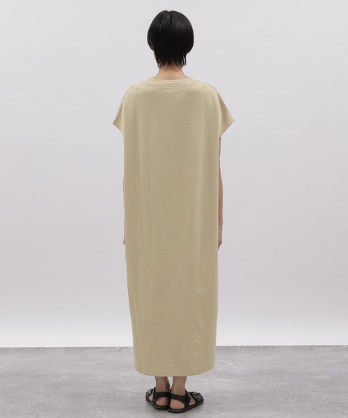 LAKOLE（ラコレ）の「プレーティングカットソーワンピース / 271570（ワンピース・レディース・ブラック/オレンジ/ブルー/ライトベージュ・SMALL/MEDIUM）」の16枚目の写真