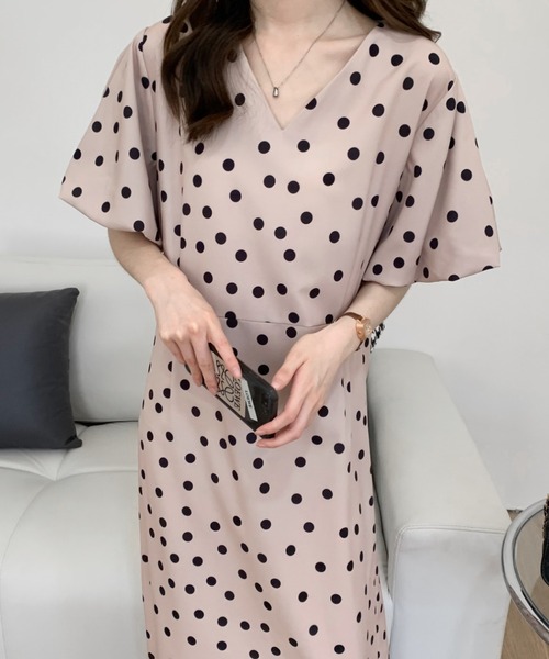 ABITOKYO(アビトーキョー)の「バックスリットボリュウーム袖ドット柄ワンピース(ワンピース・レディース・ブラック/ベージュ/ブラウン・S/M)」の3枚目の写真