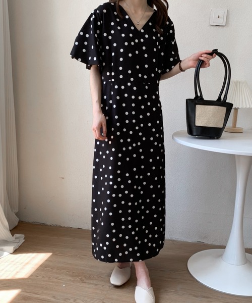 ABITOKYO(アビトーキョー)の「バックスリットボリュウーム袖ドット柄ワンピース(ワンピース・レディース・ブラック/ベージュ/ブラウン・S/M)」の9枚目の写真