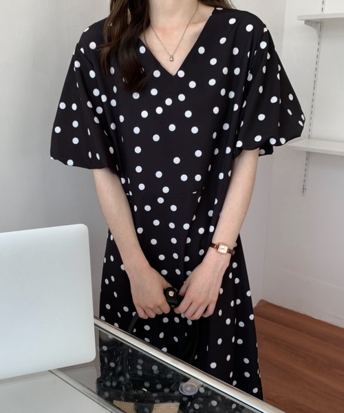 ABITOKYO(アビトーキョー)の「バックスリットボリュウーム袖ドット柄ワンピース(ワンピース・レディース・ブラック/ベージュ/ブラウン・S/M)」の7枚目の写真