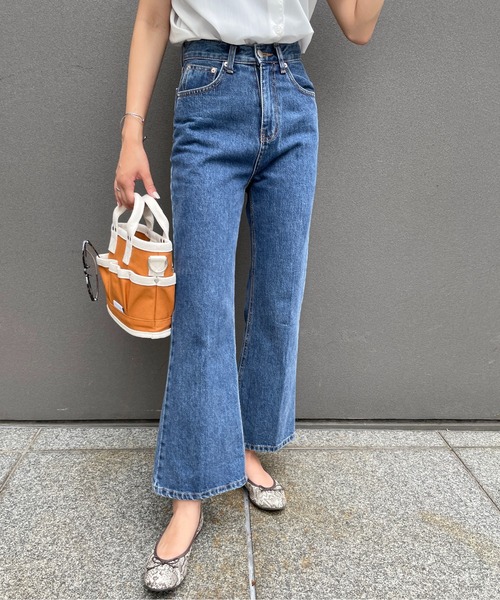 StyleSea（スタイルシー）の「センタープレスストレートデニムパンツ（デニムパンツ・レディース・インディゴブルー・FREE）」の3枚目の写真