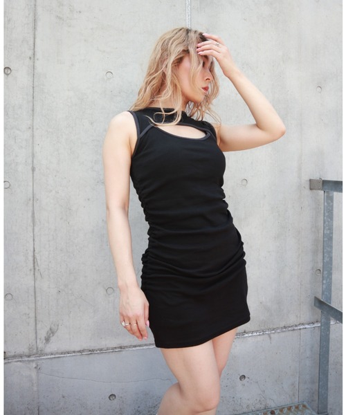 FIG&VIPER（フィグアンドバイパー）の「バイカラー胸あきノースリOP（ワンピース・レディース・ブラック/カーキ・FREE）」の8枚目の写真