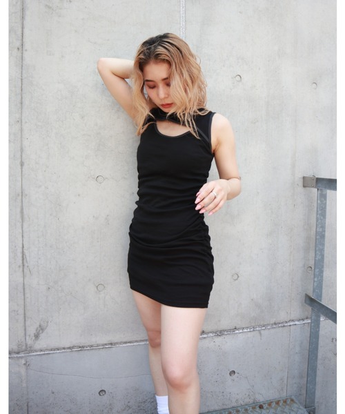 FIG&VIPER（フィグアンドバイパー）の「バイカラー胸あきノースリOP（ワンピース・レディース・ブラック/カーキ・FREE）」の11枚目の写真