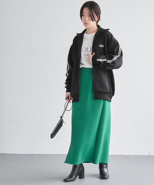 CONVERSE（コンバース）の「CONVERSE/コンバース サイドラインロゴ刺繍 トラックジャケット（ジャージ・レディース・ブラック/アイボリー/グリーン・M）」の6枚目の写真