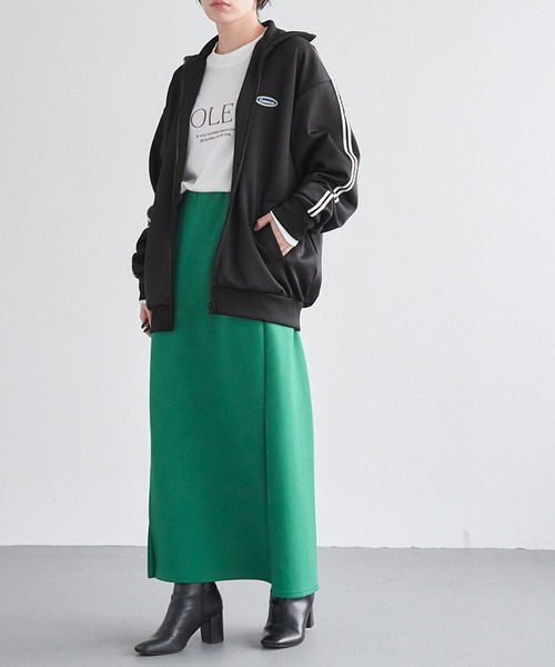 CONVERSE（コンバース）の「CONVERSE/コンバース サイドラインロゴ刺繍 トラックジャケット（ジャージ・レディース・ブラック/アイボリー/グリーン・M）」の8枚目の写真