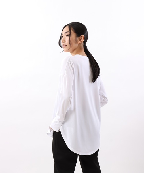 Champion(チャンピオン)の「【Champion/チャンピオン】レディース スポーツ ロングスリーブTシャツ(Tシャツ/カットソー・レディース・ホワイト/ブラック/ネイビー/サーモンピンク・MEDIUM/LARGE)」の5枚目の写真