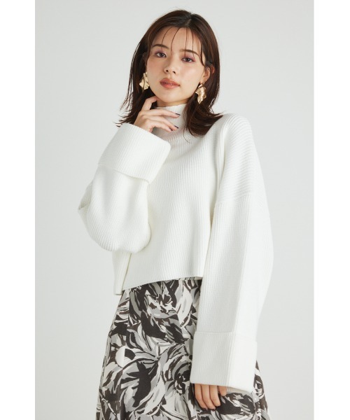 rienda(リエンダ)の「ターンアップスリーブクロップドニットトップス(ニット/セーター・レディース・ブラック/アイボリー/ピンク/グリーン/パープル・FREE)」の2枚目の写真