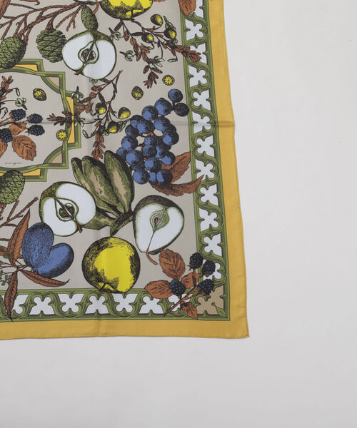 manipuri（マニプリ）の「【manipuri/マニプリ】シルクプリントスカーフ88（バンダナ/スカーフ・レディース・ベージュ系その他5/ブルー系その他7/イエロー系その他3・FREE）」の4枚目の写真