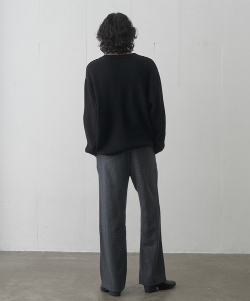 FEKETE（フェケテ）の「OVERSIZED KNIT / オーバーフィットニット（ニット/セーター・メンズ・ブラック/アイボリー・MEDIUM/LARGE）」の8枚目の写真