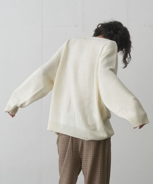 FEKETE（フェケテ）の「OVERSIZED KNIT / オーバーフィットニット（ニット/セーター・メンズ・ブラック/アイボリー・MEDIUM/LARGE）」の3枚目の写真