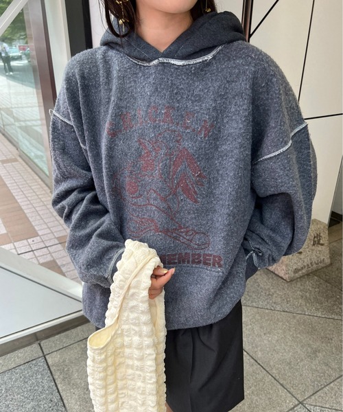 CAPRICIEUX LE'MAGE(カプリシューレマージュ)の「〈THRIFTY LOOK/スリフティールック〉裏使いプリントフーディー(パーカー・レディース・チャコールグレー・LARGE)」の11枚目の写真