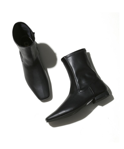 Juze（ジュゼ）の「ロングノーズスクエアトゥストレッチブーツ（ブーツ・レディース・ブラック/クリーム・L/M）」の3枚目の写真