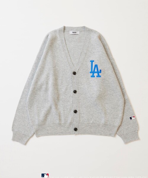 MLB(メジャーリーグベースボール)の「【MLB/メジャーリーグベースボール】PUBLUX 別注MLB ジャガードロゴニットカーディガン/ユニセックス/ニットカーデ/ワッペン刺繍(カーディガン/ボレロ・メンズ・ホワイト系その他/グリーン/ブラック/ネイビー/ライトグレー・SMALL/MEDIUM/LARGE)」の3枚目の写真