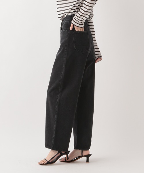 A part by(アパートバイ)の「カーブデニム(デニムパンツ・レディース・ライトブルー/ブラック・MEDIUM/LARGE)」の14枚目の写真