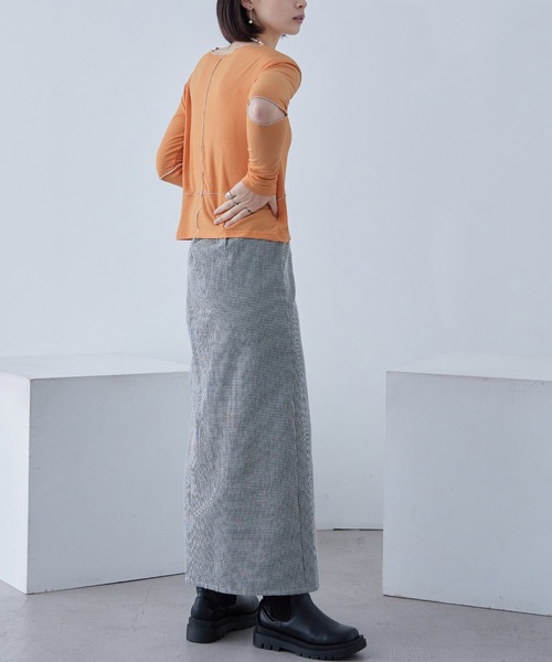 Fashion Letter(ファッションレター)の「ソフトリブ カットアウト 配色メローカットソー(Tシャツ/カットソー・レディース・グレイッシュベージュ/オレンジ/ライム/オリーブ/ブラック・M)」の11枚目の写真