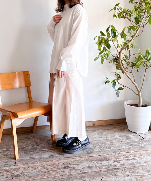 Mysa&Liina(ミーサリーナ)の「前後2WAYフリルブラウス(シャツ/ブラウス・レディース・オフホワイト/ブラック/モカ・M)」の4枚目の写真