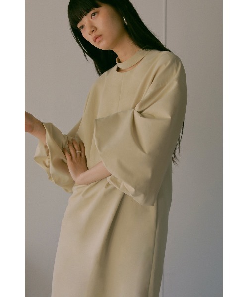 MANOF（マノフ）の「NECK OPEN BALOON SLEEVE ONE PIECE（ワンピース